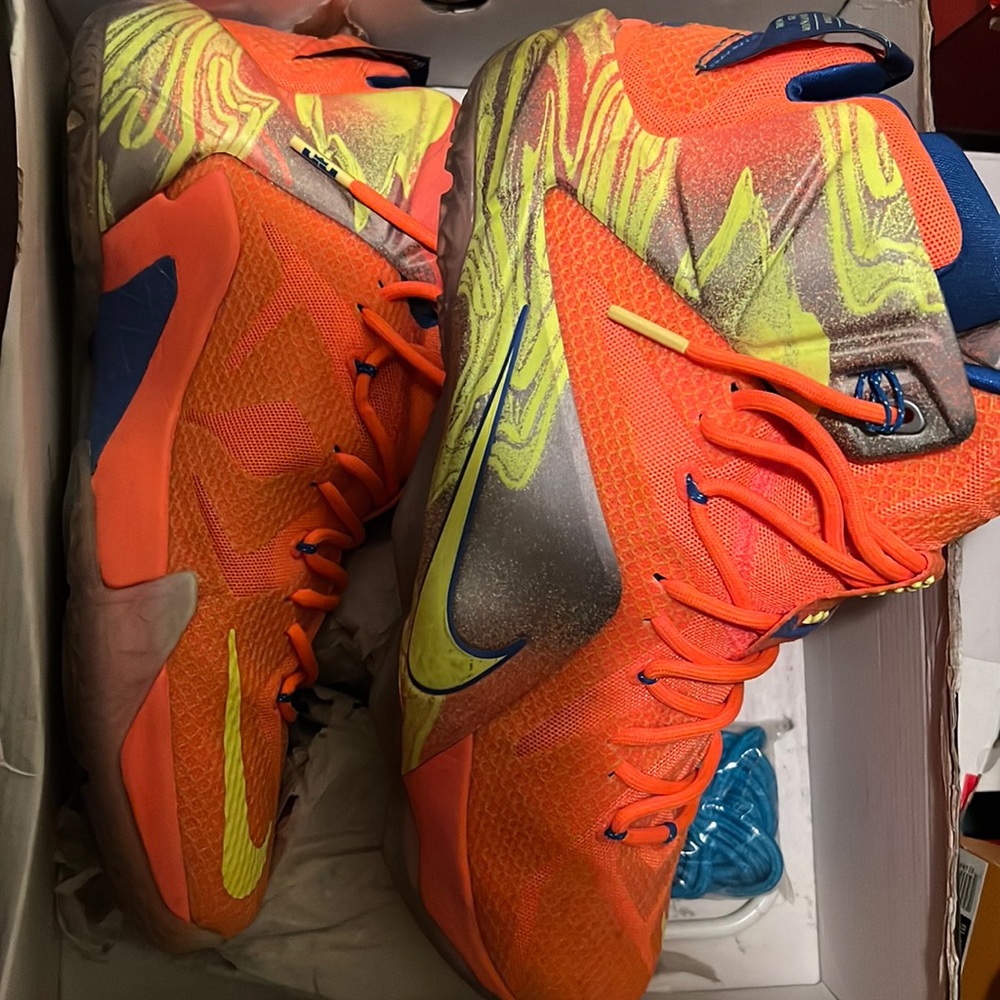 Lebron XII